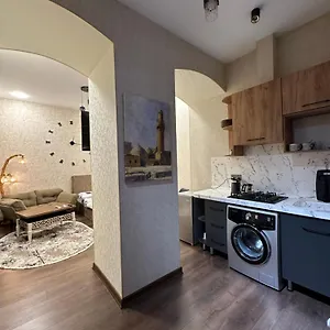 cozy-apartment-at-the-center-of-baku.aboutbakuhotels.com/